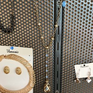 Beautiful necklace from Singapore costume jewelry